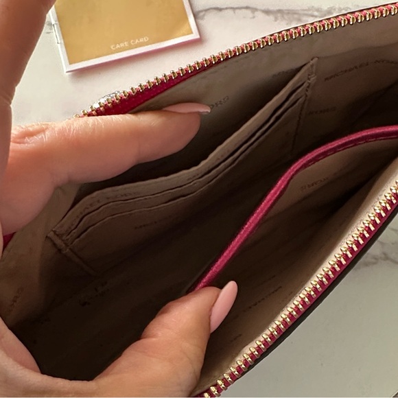 Michael Kors Fuchsia Shimmer Clutch with Gold Chain - Picture 4 of 5